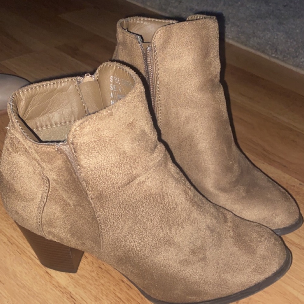 2/$15 Women's Ankle Boots!